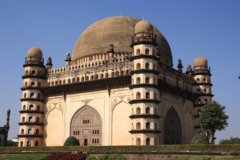 Gol Gumbaz: Information, Architecture, Timings, Entry Fee